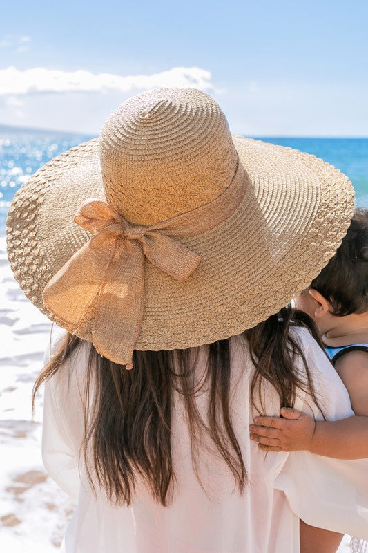 Scallop Edge Bow Accent Sunhat - -