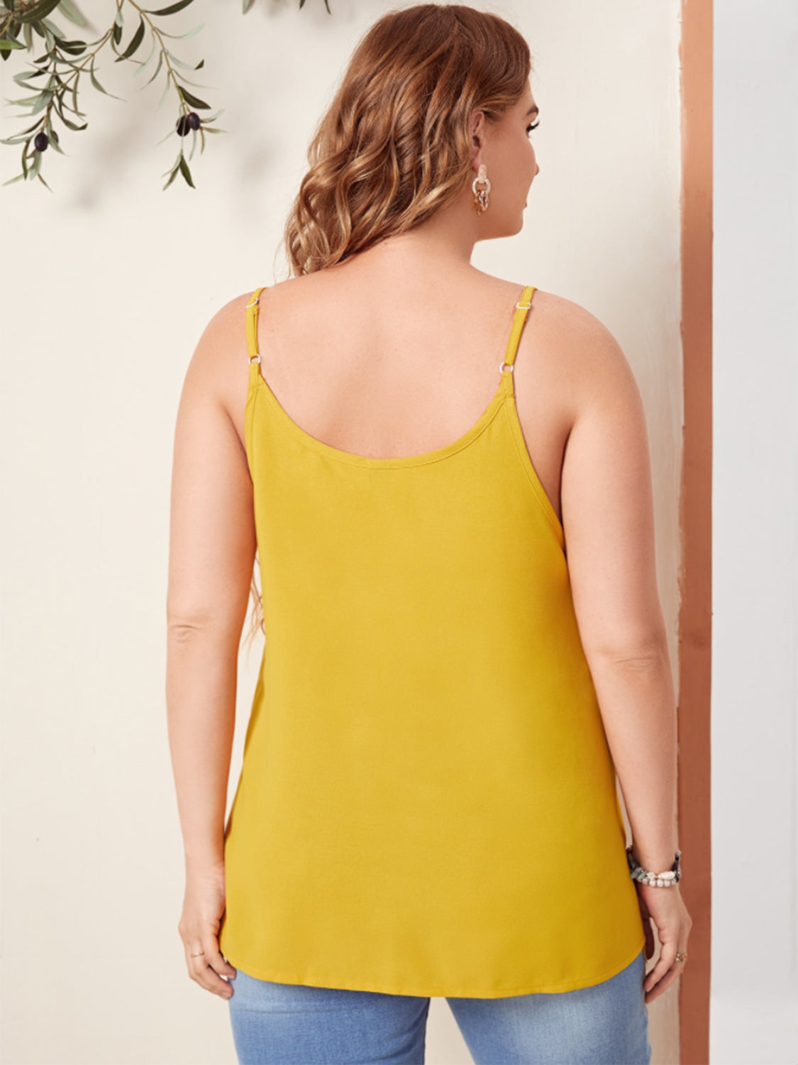 Plus Size Scoop Neck Cami - -