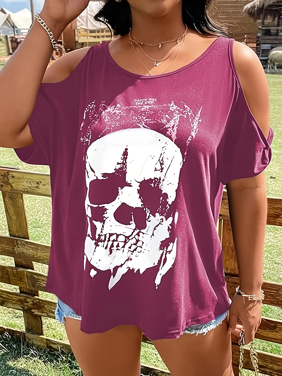 Plus Size Skeleton Graphic Round Neck Cold Shoulder T-Shirt - -