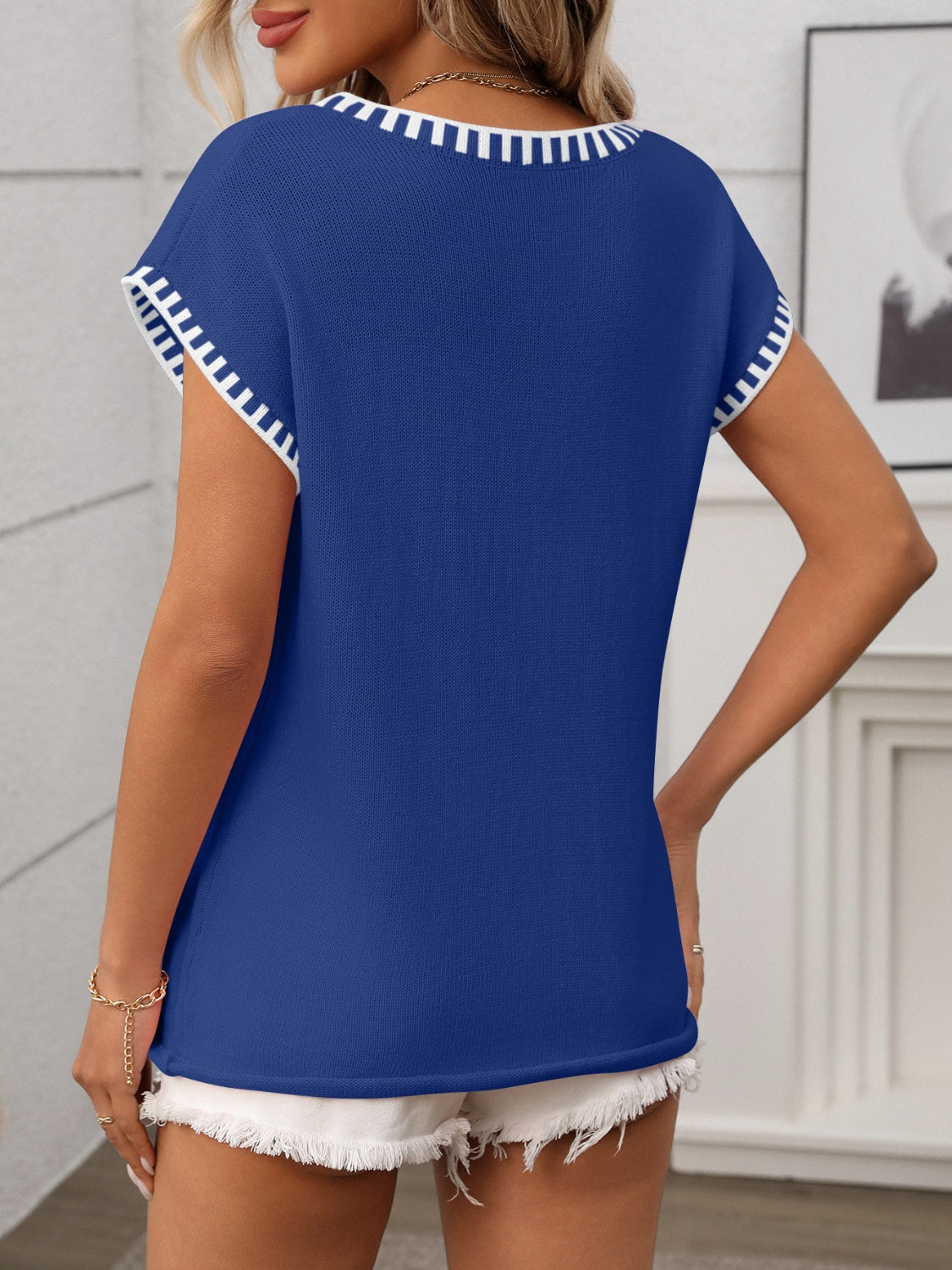 Contrast Trim V-Neck Short Sleeve Knit Top - -