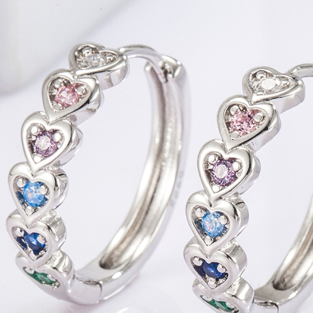 925 Sterling Silver Inlaid Zircon Heart Huggie Earrings - -