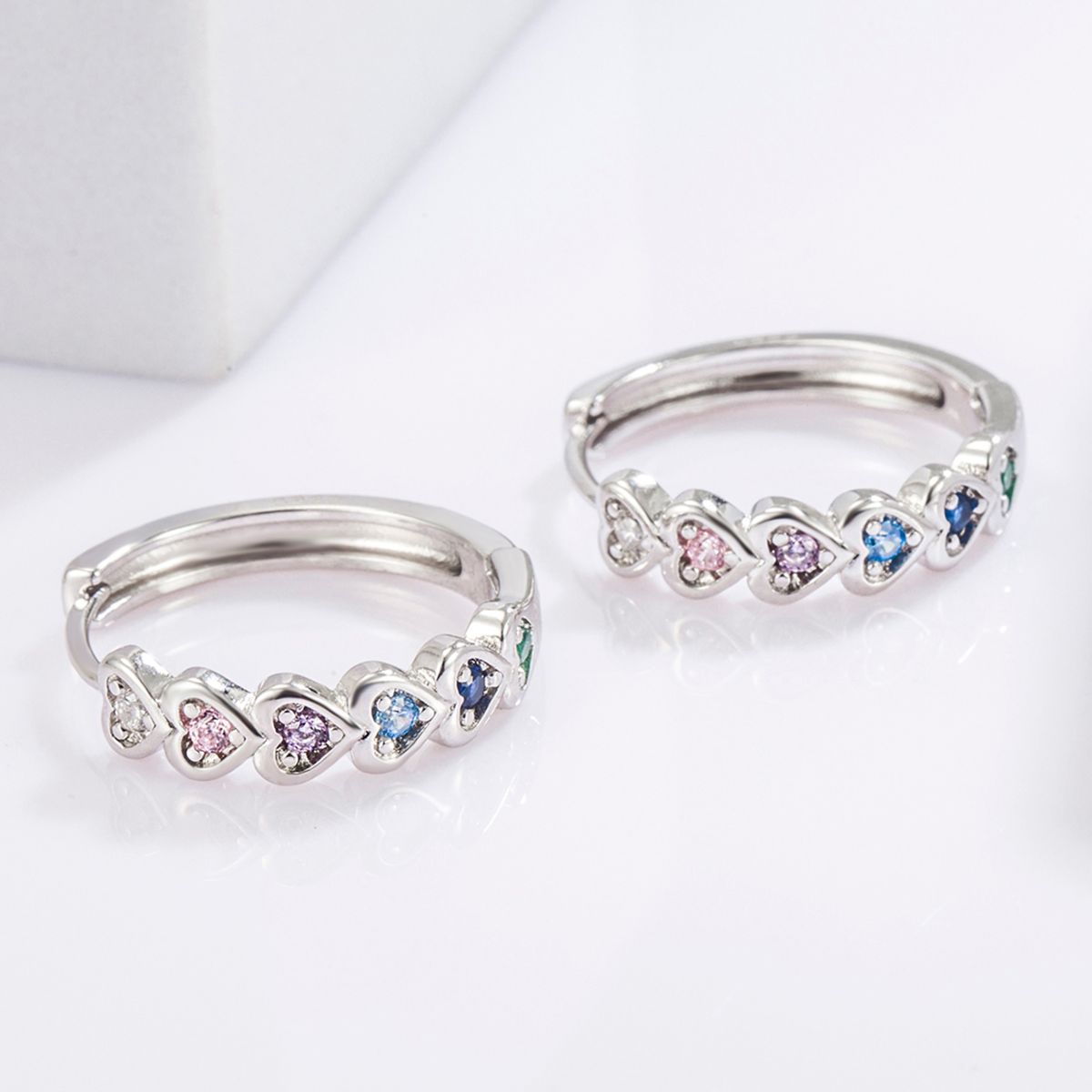 925 Sterling Silver Inlaid Zircon Heart Huggie Earrings - -