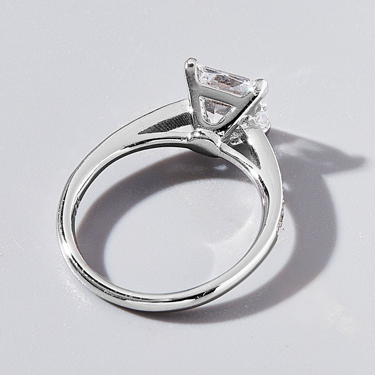 925 Sterling Silver Zircon Ring - -