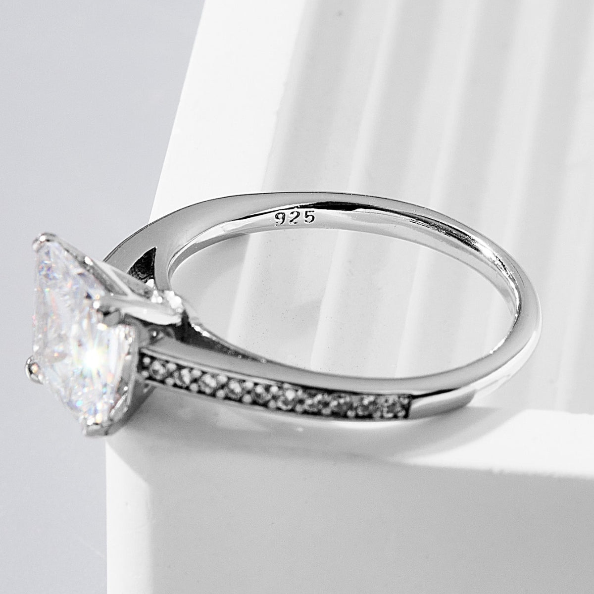 925 Sterling Silver Zircon Ring - -