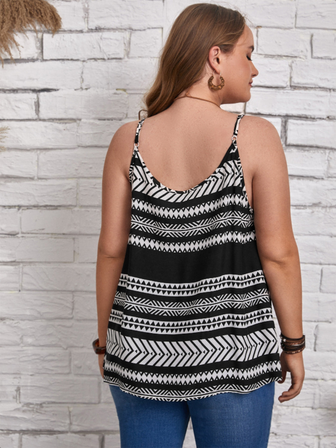 Plus Size Scoop Neck Cami - -