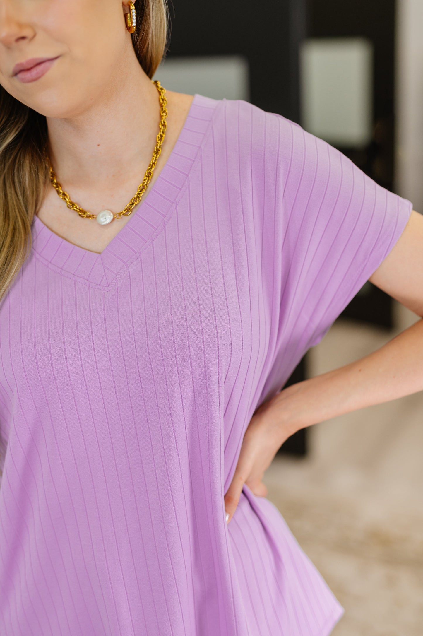 Top Shelf Basic V-Neck Ribbed Tee in Lavender - - Womens