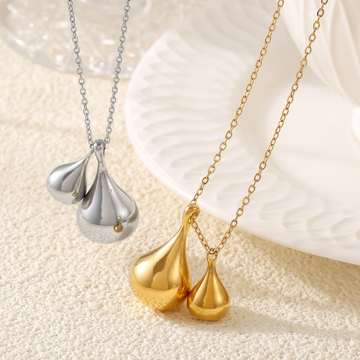 Stainless Steel Water Drop Shape Pendant Necklace - -
