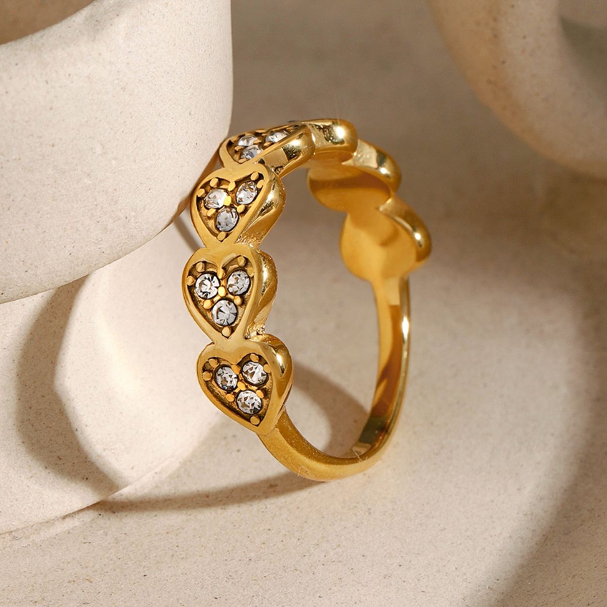 Sparkling Heart Zircon Ring - -
