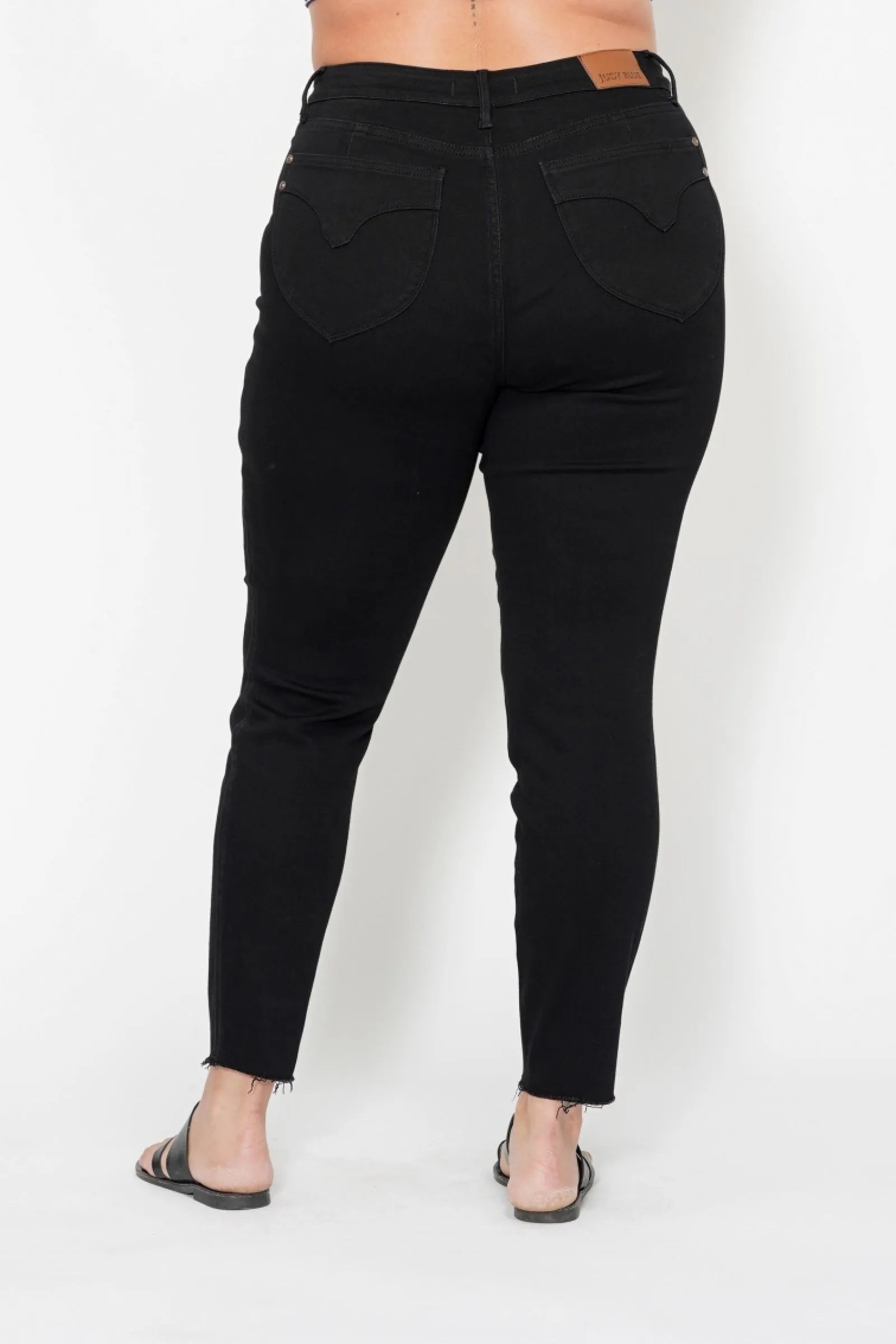 Judy Blue Full Size High Waisted Tummy Control Shield Pockets Skinny Jeans Plus Size – | Shannon’s Chique Boutique
