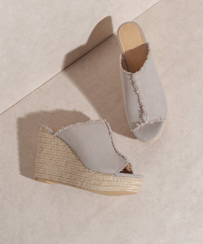 OASIS SOCIETY Bliss - Distressed Linen Wedge