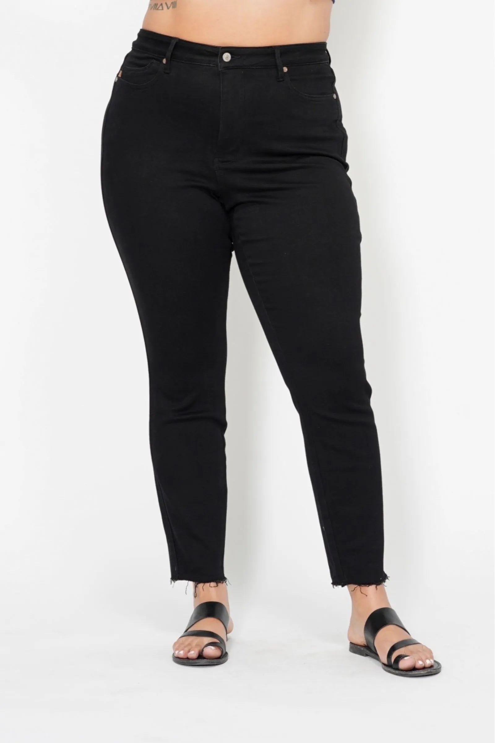 Judy Blue Full Size High Waisted Tummy Control Shield Pockets Skinny Jeans Plus Size – | Shannon’s Chique Boutique