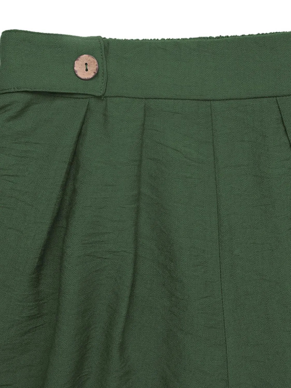 Pleated Detail Shorts with Pockets - -