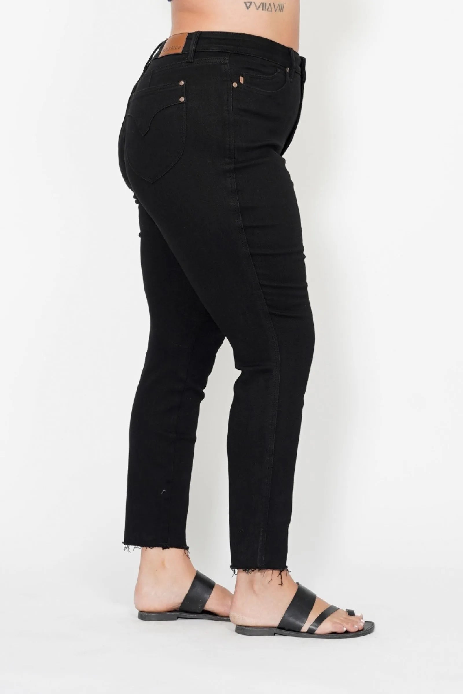 Judy Blue Full Size High Waisted Tummy Control Shield Pockets Skinny Jeans Plus Size – | Shannon’s Chique Boutique