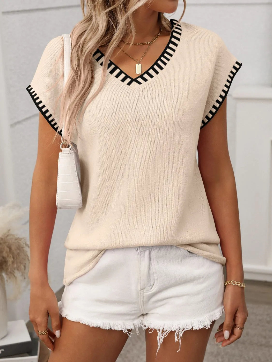 Contrast Trim V-Neck Knit Top - -