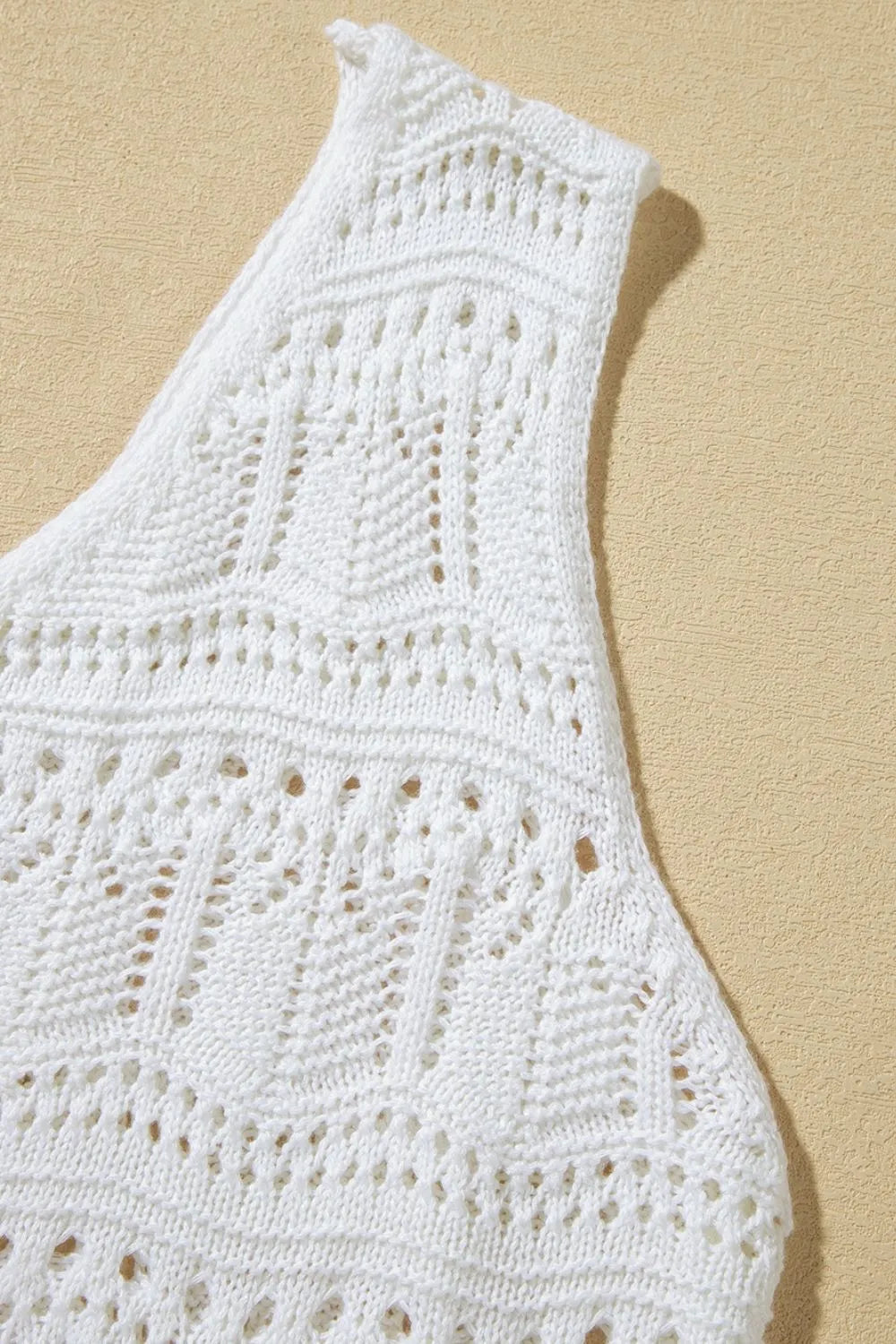 V Neck Textured Hollow-Out Sweater Vest - -