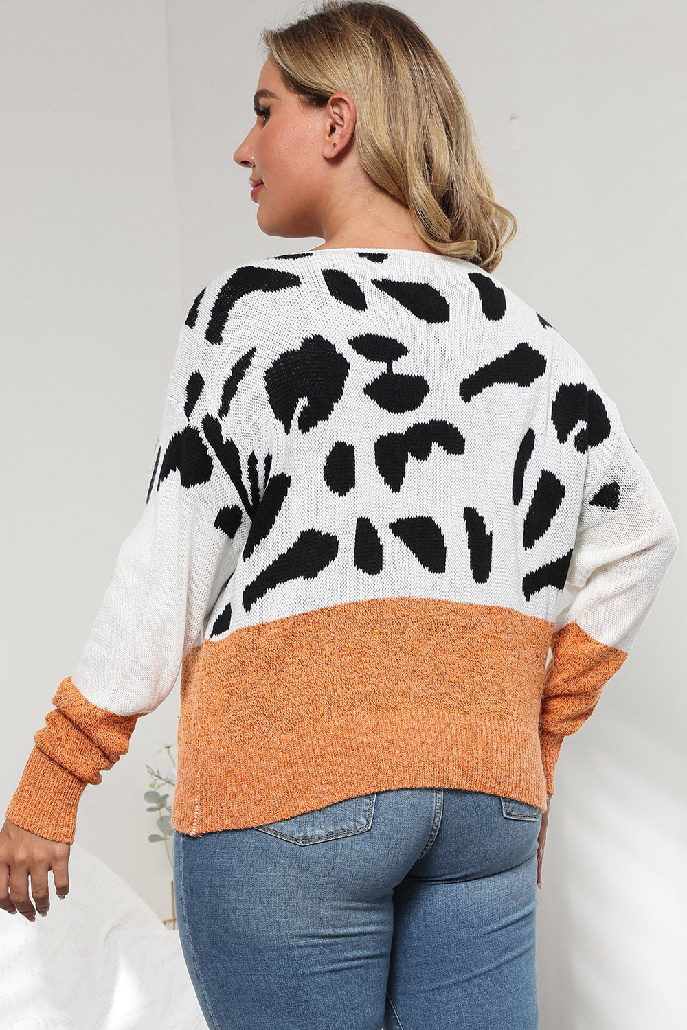 Plus Size Leopard Round Neck Long Sleeve Sweater - -