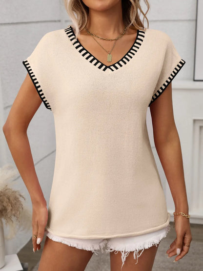 Contrast Trim V-Neck Knit Top - -