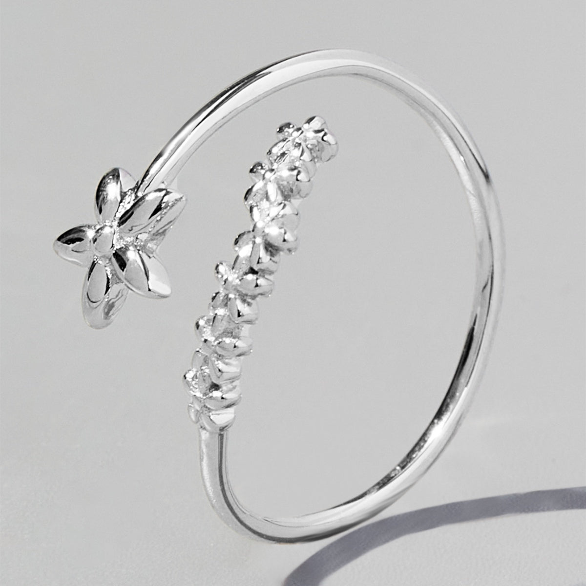 925 Sterling Silver Flower Ring - -