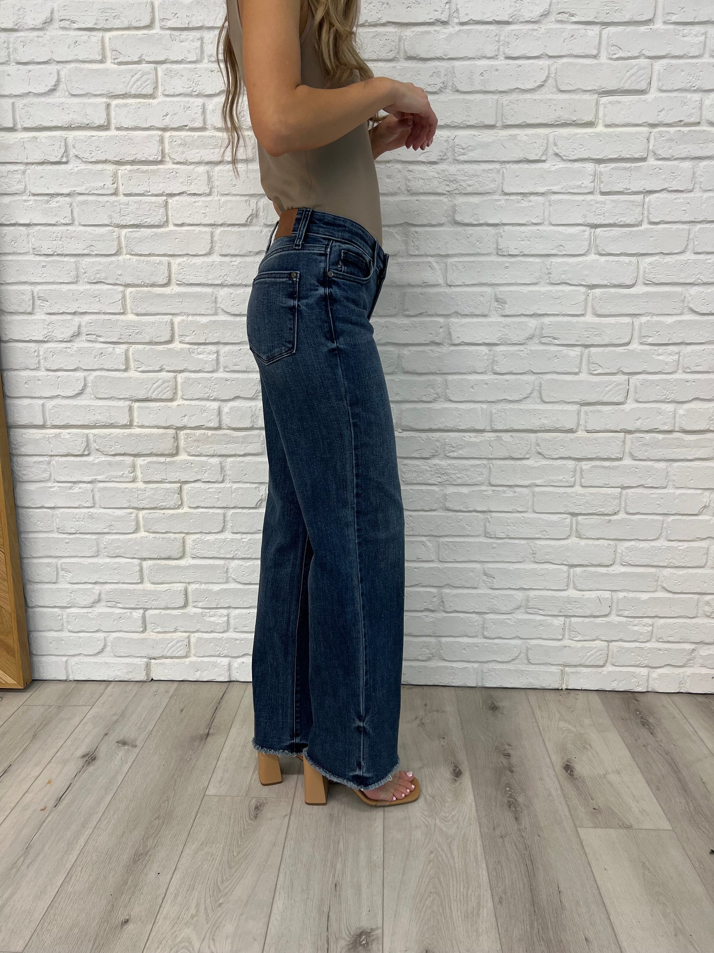 Addie Mid Rise Vintage Wash Wide Leg Jeans – Womens | Shannon’s Chique Boutique
