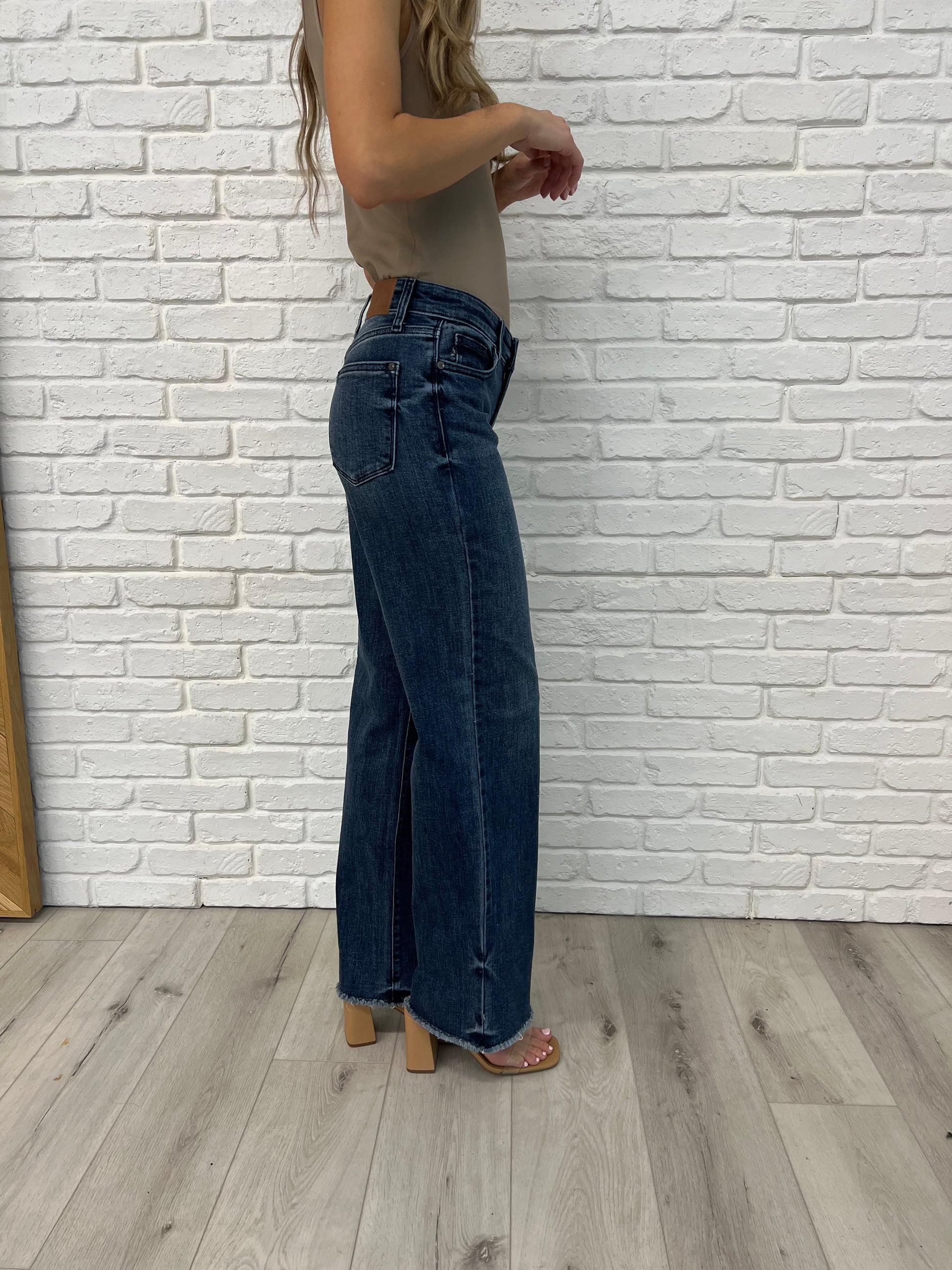 Addie Mid Rise Vintage Wash Wide Leg Jeans – Womens | Shannon’s Chique Boutique