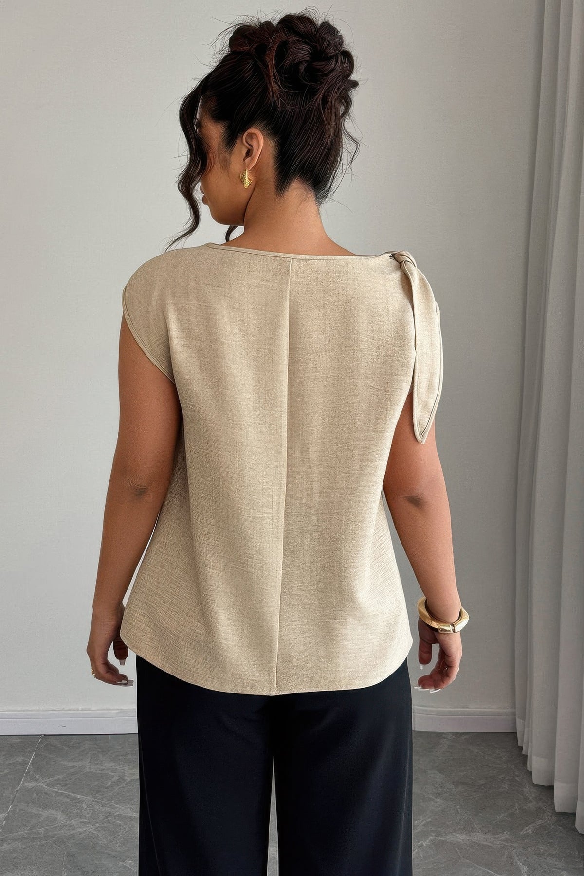 Plus size khaki tie-neck colorblock sleeveless blouse, alternate product view 4