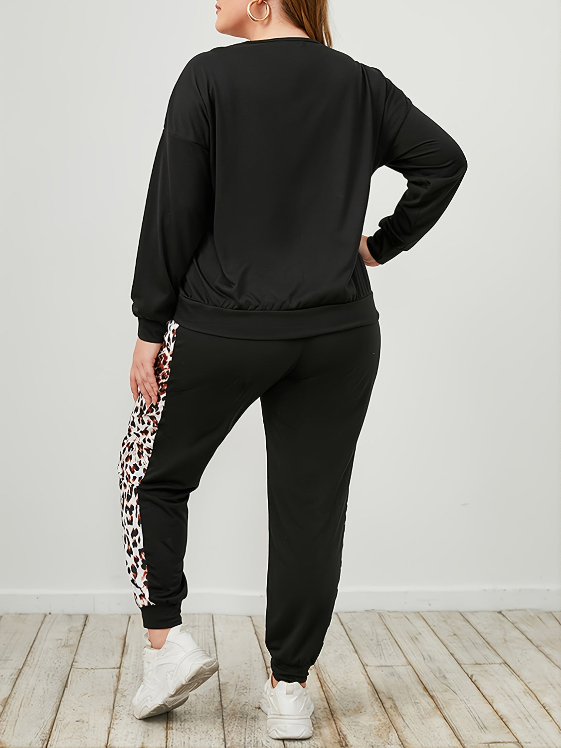 Plus Size Leopard Sweatshirt and Sweatpants Set - -