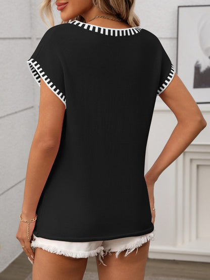 Contrast Trim V-Neck Short Sleeve Knit Top - -