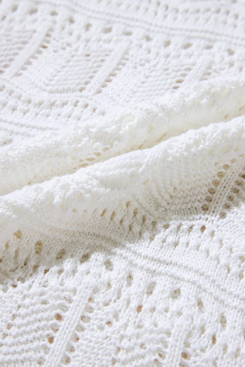 V Neck Textured Hollow-Out Sweater Vest - -