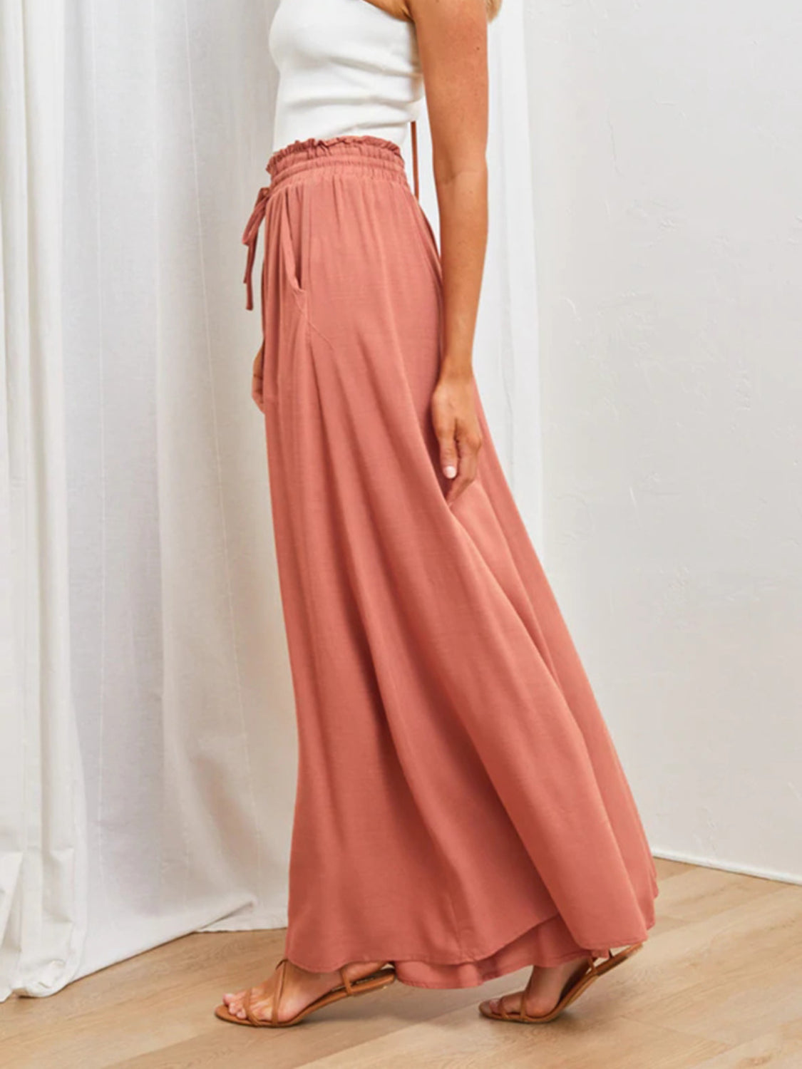 Wide-Leg High Waist Pants – Lightweight, Flowy Fit with Pockets - -