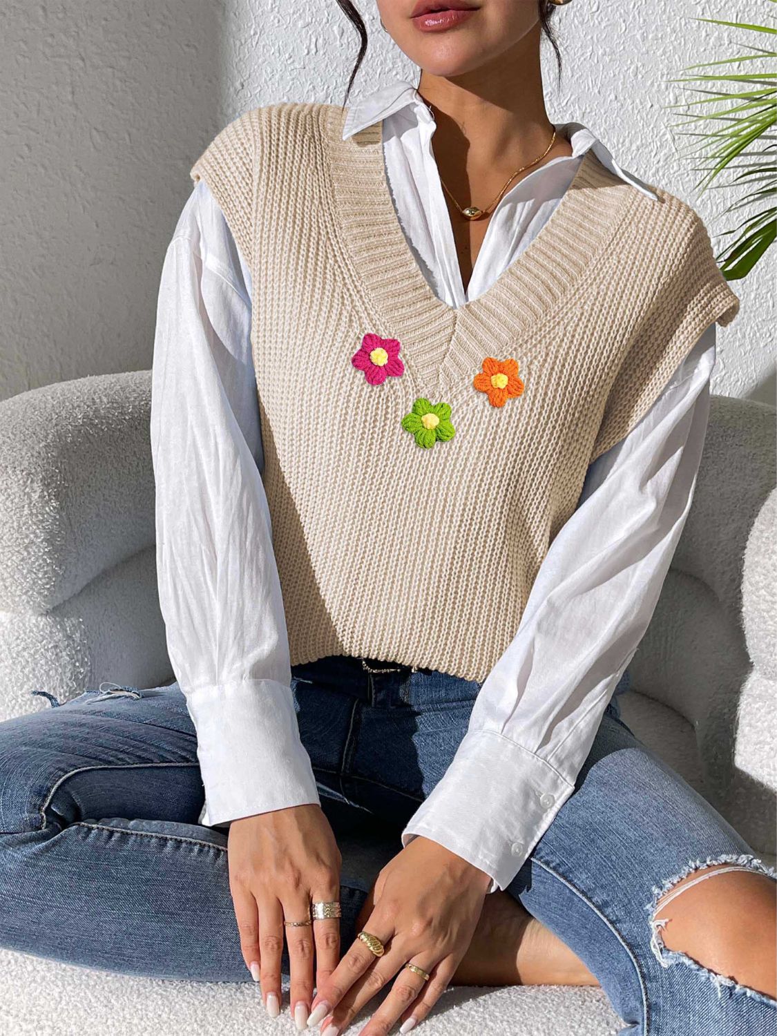Flower V-Neck Sweater Vest - -